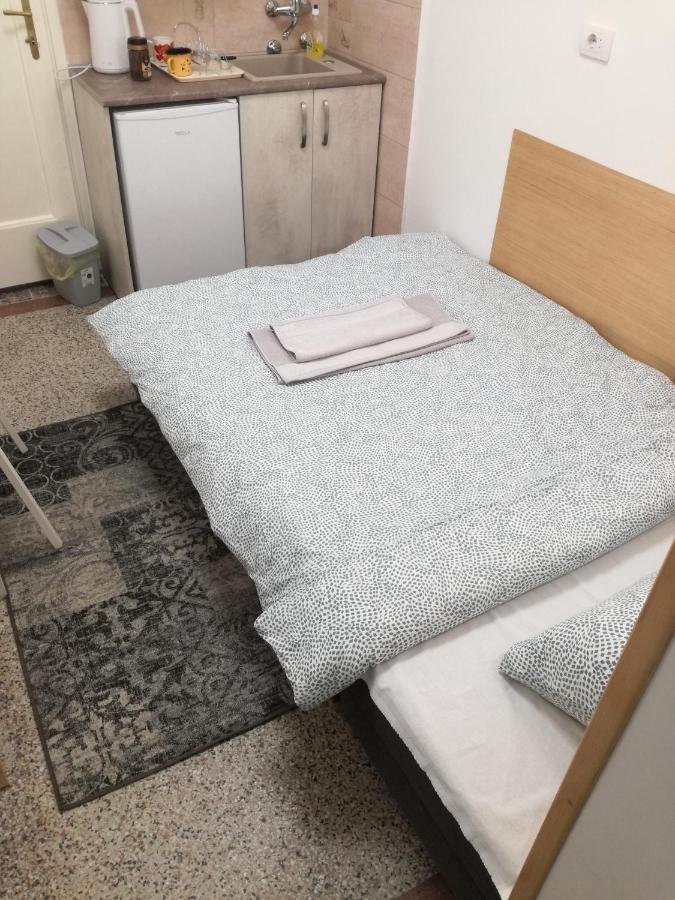 Apartament Mini Studio - One Traveler Belgrad Zewnętrze zdjęcie